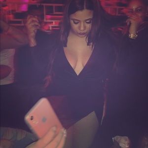 Mini velvet black dress